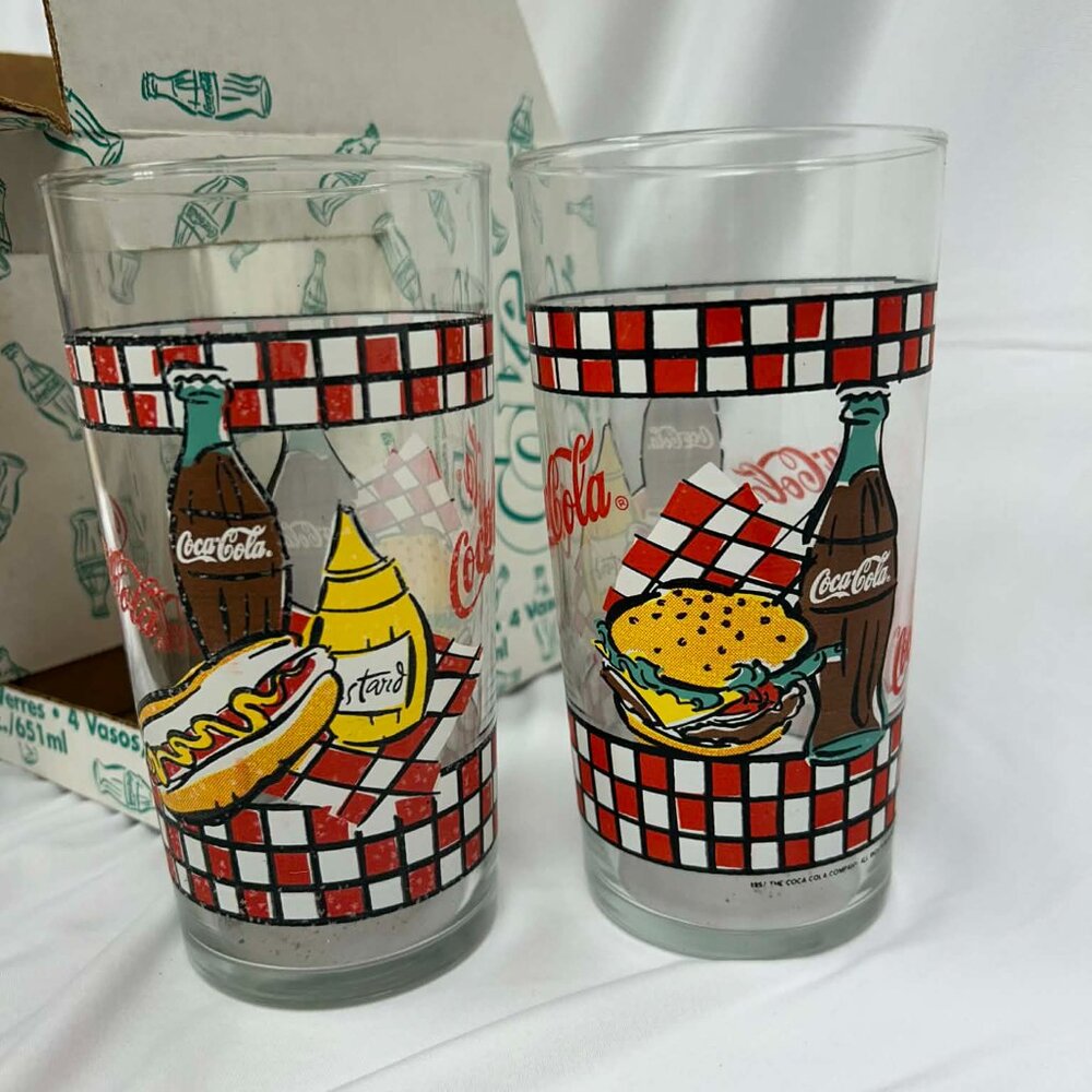 Coca Cola Tous Drots Reserve 4 Lg Drinking Glasses. Hamburger & Hot Dog. 20 Oz